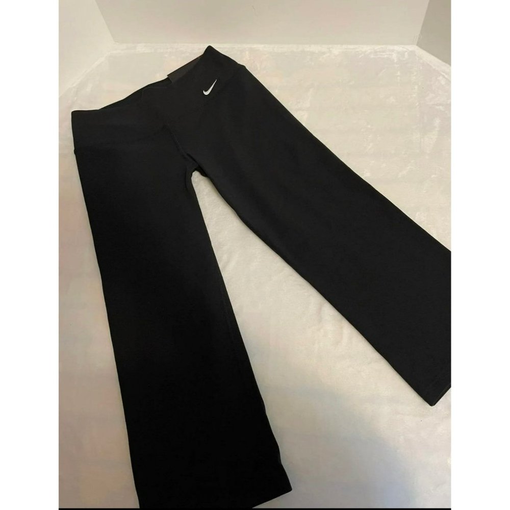 Ladies Nike Slim Fit Legend 2.0 Capri Leggings